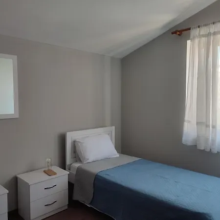 Oda ve Kahvaltı Xani Tiran