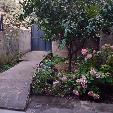 Xani Nocleg ze śniadaniem *