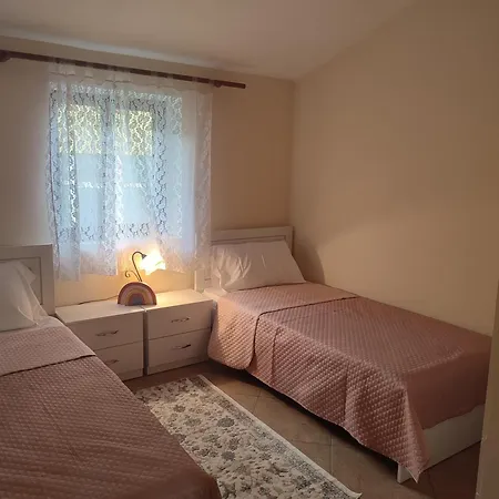 Xani Nocleg ze śniadaniem *