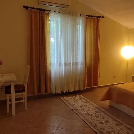 Nocleg ze śniadaniem Xani Tirana